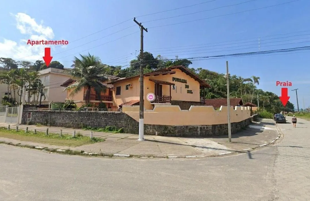Perfeito e encostado na praia-1
